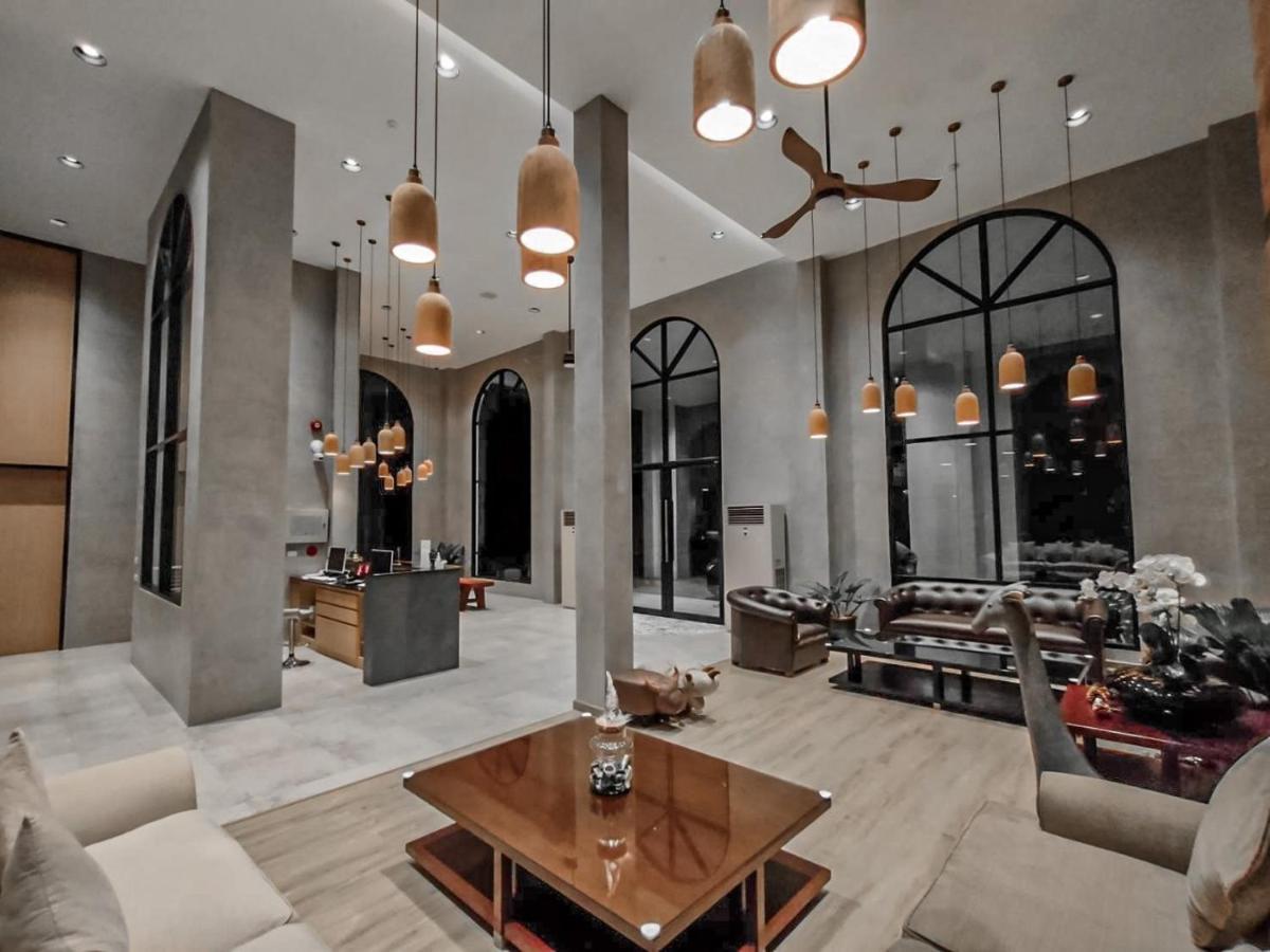 Le Lert Hotel Ratchaburi Экстерьер фото