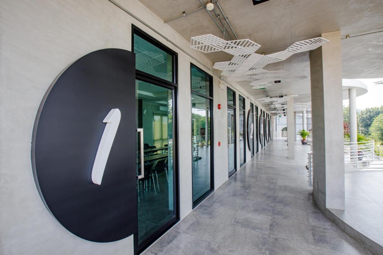 Le Lert Hotel Ratchaburi Экстерьер фото
